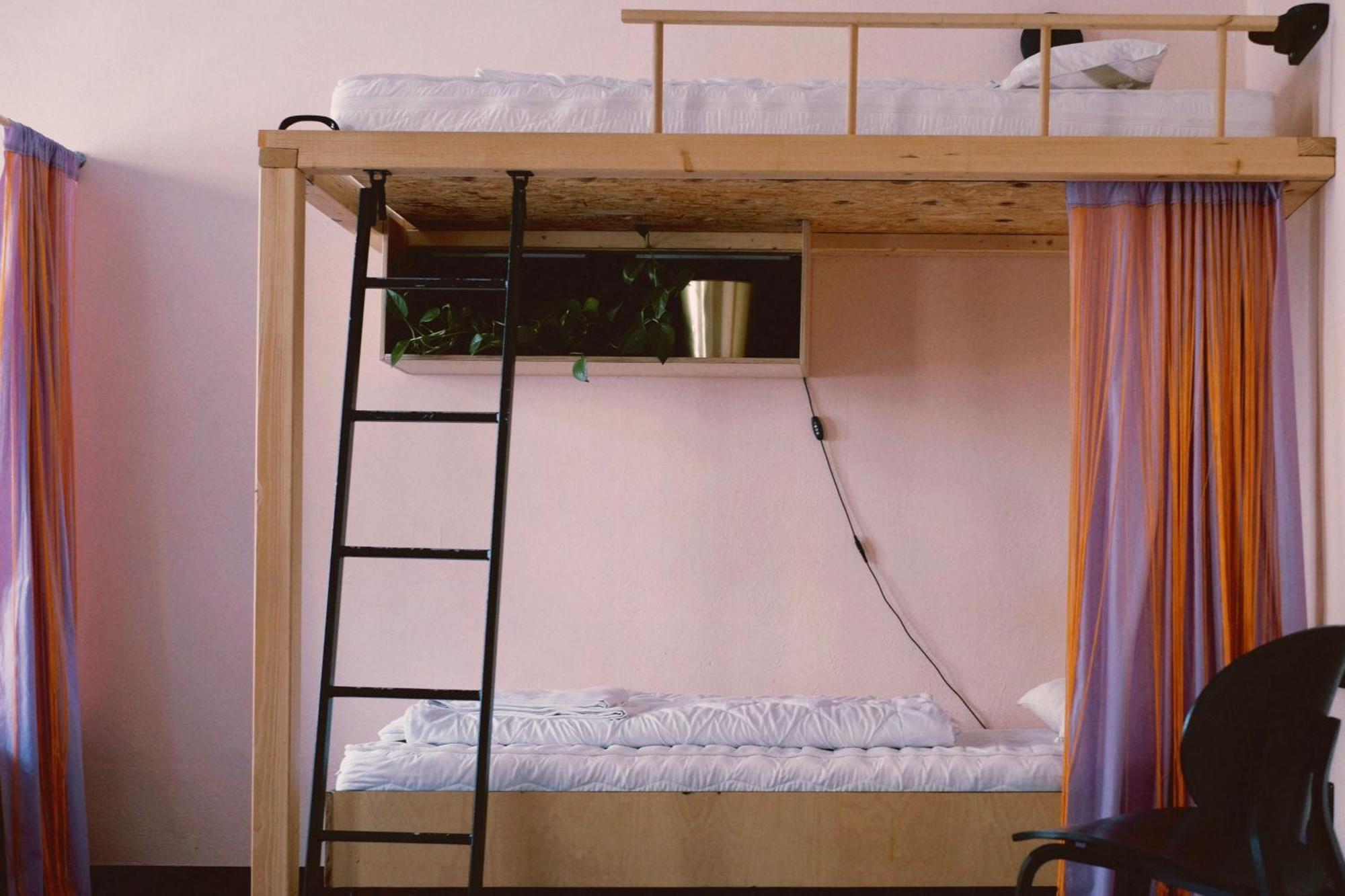 Hostel & Garten Eden لبسيا المظهر الخارجي الصورة